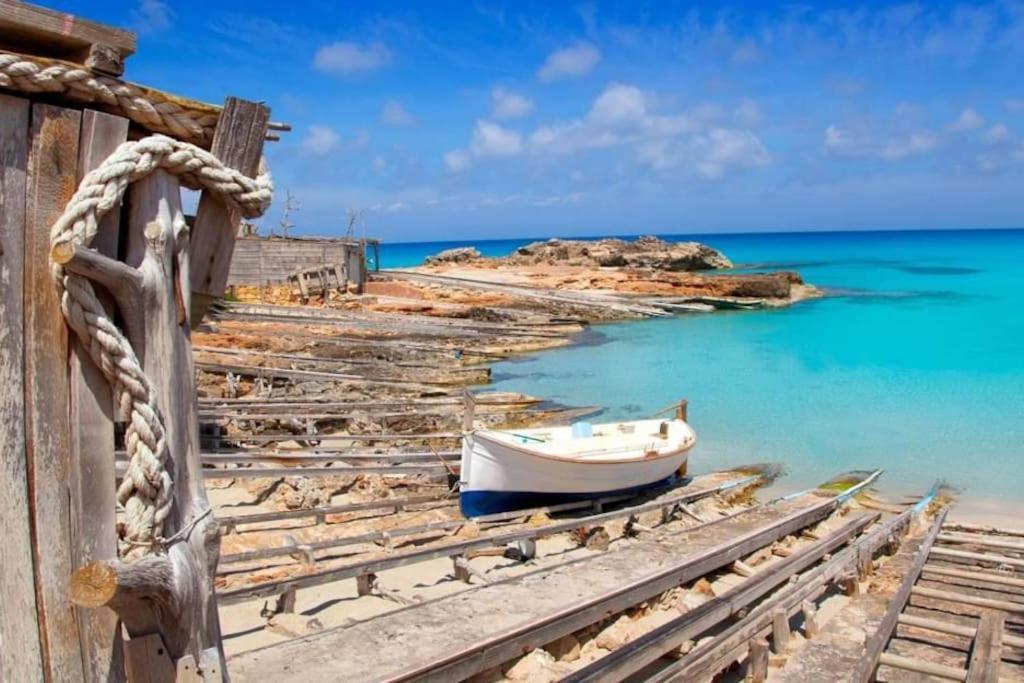 Villa Skiba Es Calo  Luaran gambar